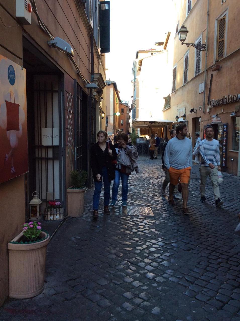 JUSTACASA alla SCALA Trastevere Roma Esterno foto