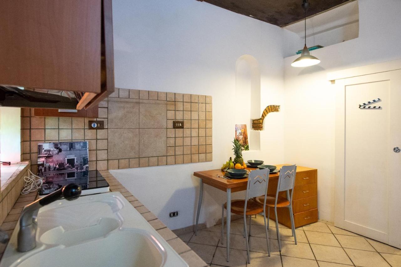 JUSTACASA alla SCALA Trastevere Roma Esterno foto