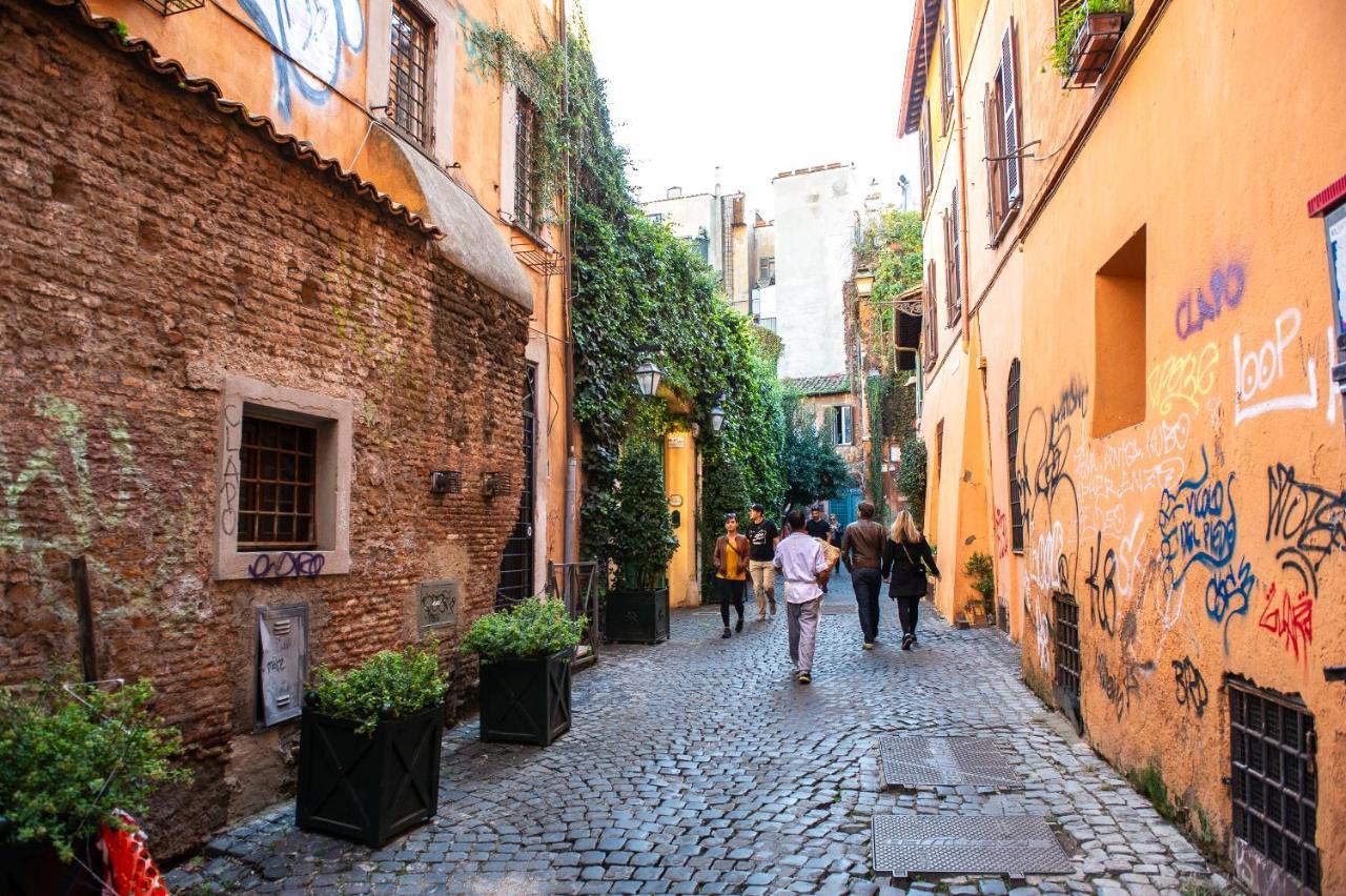 JUSTACASA alla SCALA Trastevere Roma Esterno foto