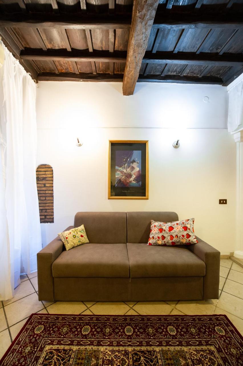 JUSTACASA alla SCALA Trastevere Roma Esterno foto