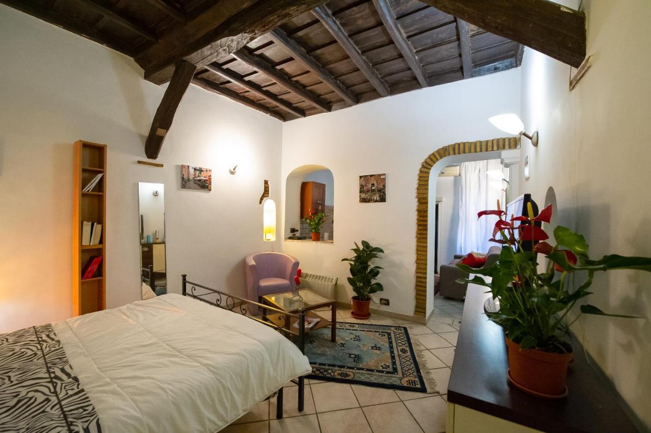 JUSTACASA alla SCALA Trastevere Roma Esterno foto